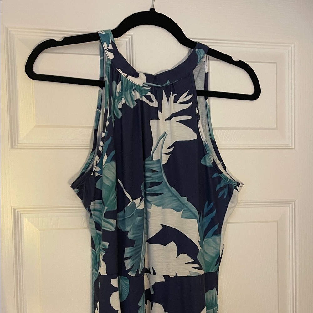 Leaf Print Halter dress with bow - Picture 2 of 7